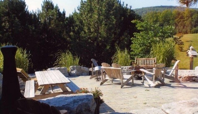 Wine Country Getaway-Jim's South Bristol Guest House