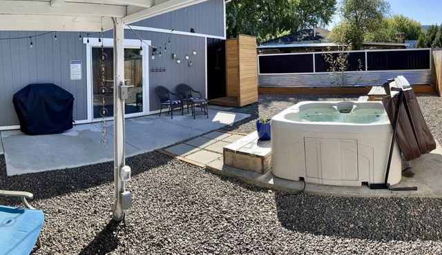 Wine Country Guesthouse Hot Tub Near Jacksonville