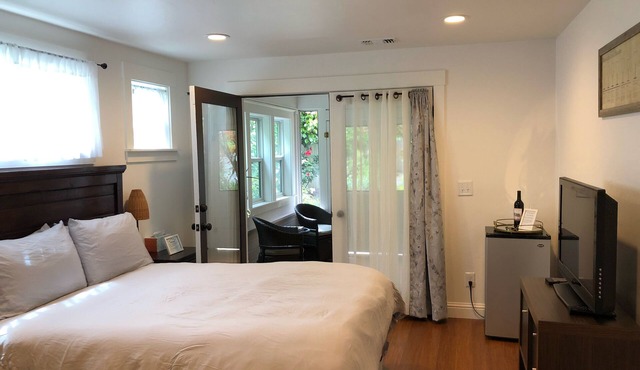 Wine Country Harvest Hideaway - Centrally located in Sonoma Valley