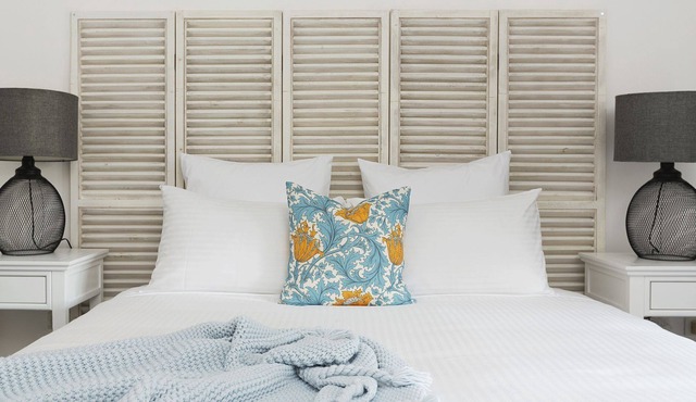 Wine Country Lodge - large country home