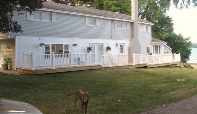 WINE COUNTRY modern Lake House , 6 bedrooms , sleeps 20