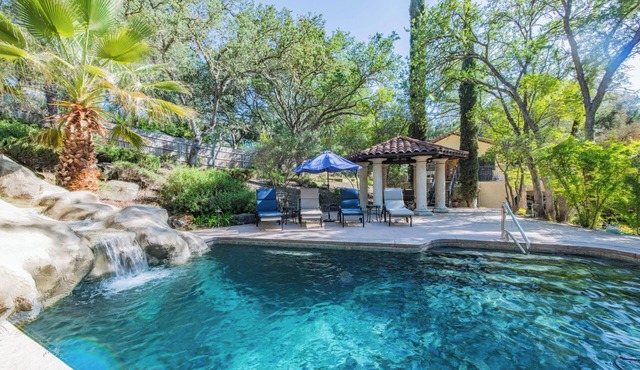 Wine Country Resort - Sleeps 19 - 7BRs, 7 Private BAs, Pool, Hot Tub
