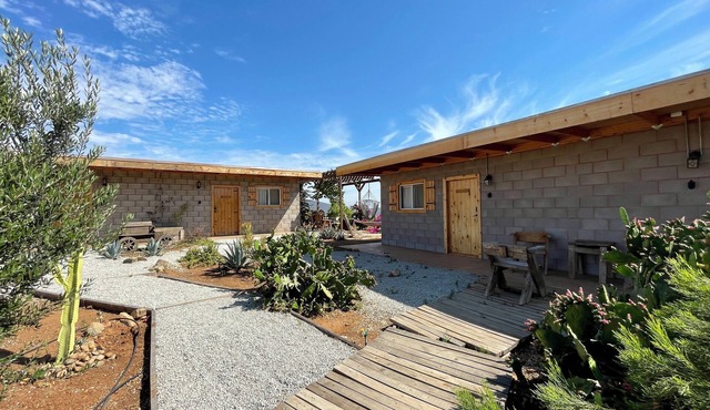 Wine Country Retreat: Beautiful 4BR Cabin with A/C in Valle de Guadalupe