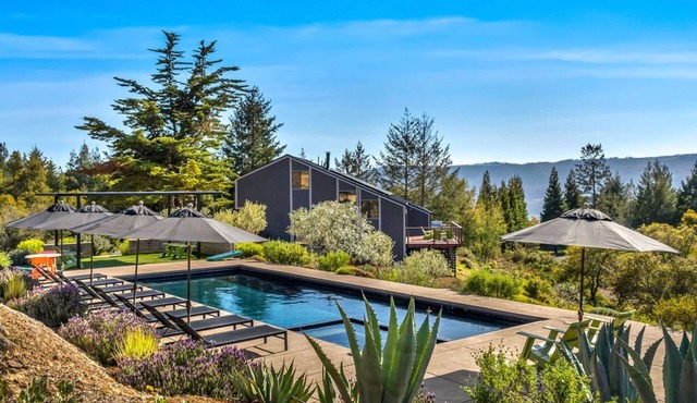 Wine Country Retreat between Sonoma & Napa Valleys
