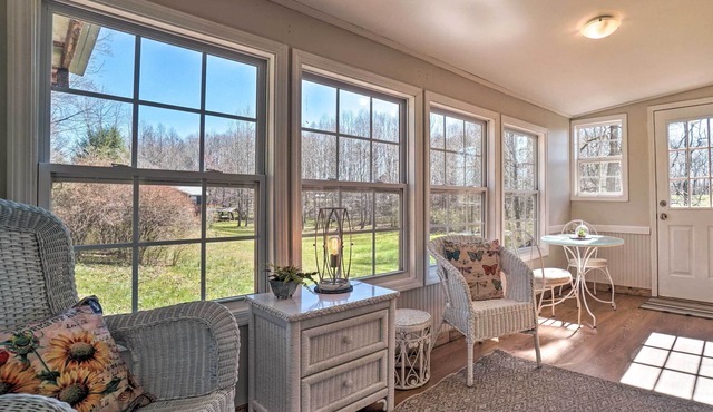 Wine Country Retreat w/Fire Pit + Sunroom!