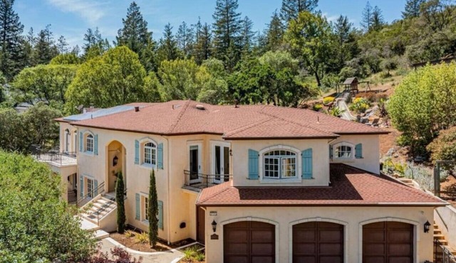 Wine Country Villa, Brush Creek, Heated Pool & Hot Tub