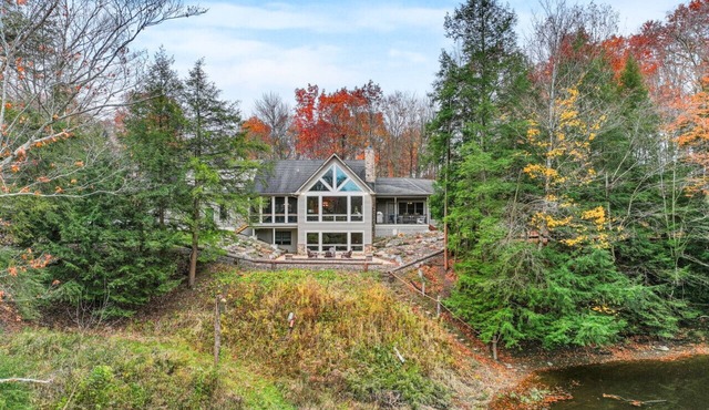 Wine Country Waterfront 100 Acres Sleeps 16