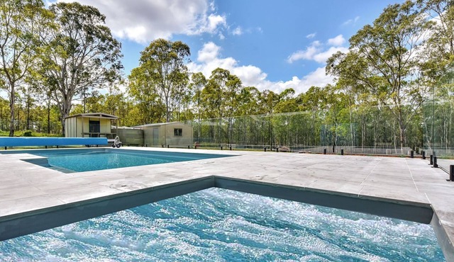 Wine, Dine and Relax - Central to Vineyards and Wedding Venues