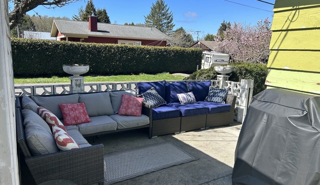 Wine Down - Perfect Family getaway! 2 minutes from the beach!