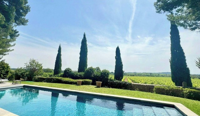 Wine estate holiday home in Montagnac