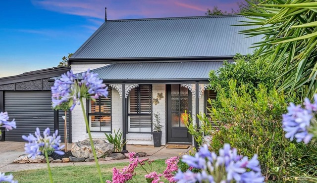 Wine OClock Cottage Among the Vines