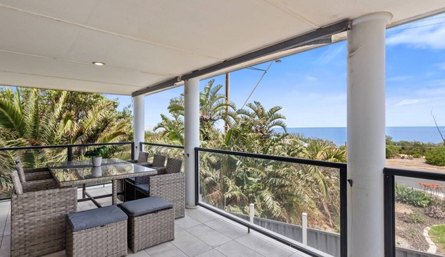 Wine Region Coastal Retreat on The Esplanade