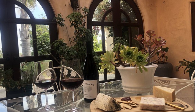 Wine & Roses in a Countryside Villa, minutes from the Beach