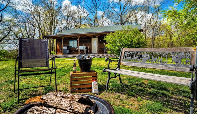 Wine & Vinyl Vacation Home ~ Wine, Vinyl Records, Popcorn Machine, Private Deck