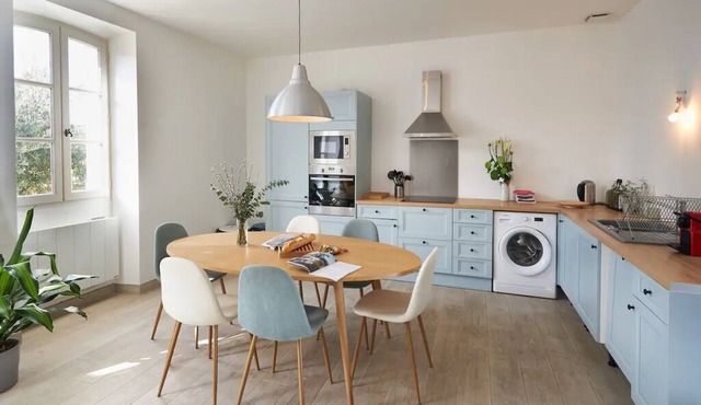 Winegrower's house in the heart of the vineyards