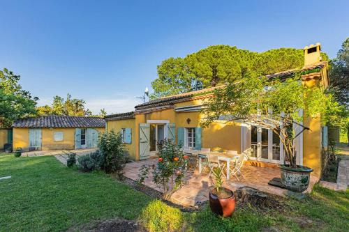 Winemaker's Home By Pézenas Vineyards