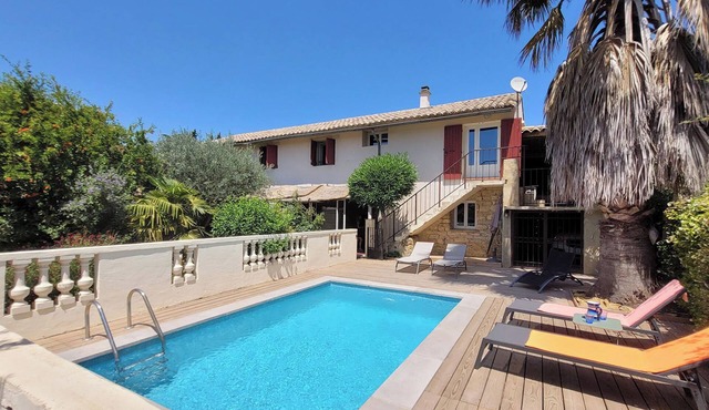 Winemaker's house with garden and pool in the gard