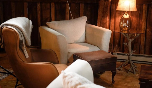 Winery & Vineyard Mill with 1000+ acres of hiking. Farm with Goats & Horses