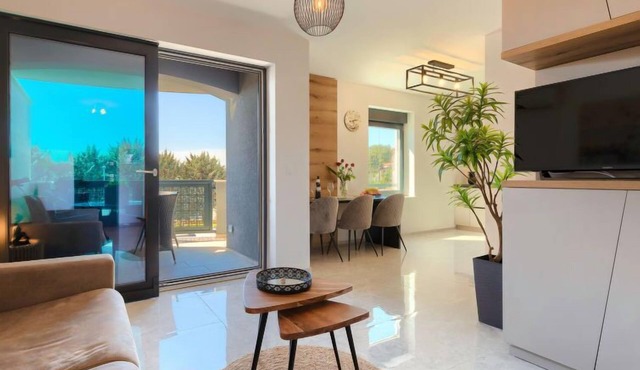 Wing 77 by Interhome