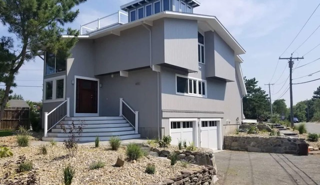 Wingaersheek, Private and Public Beach Luxury Home