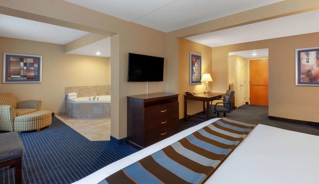 Wingate by Wyndham Erie