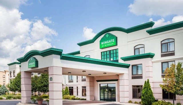 Wingate by Wyndham Peoria - Complimentary Area Shuttle