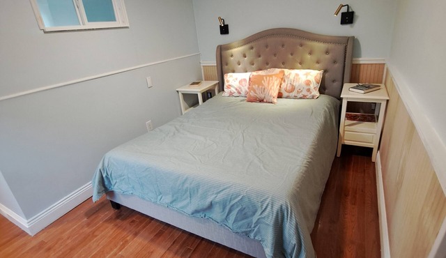 Winifred's Katama cottage. The perfect up island getaway, 2 beds 2 full baths.