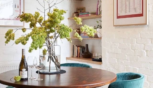 Winkwink: Luxury Home for Two Couples