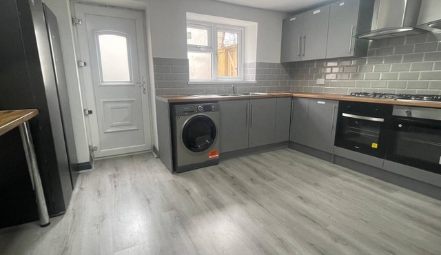 Winners Inn Sleeps 2 with Parking