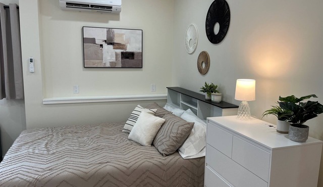 Winney Hill Studios #4 of 8 - Full Renovation, 1 mile to ASV