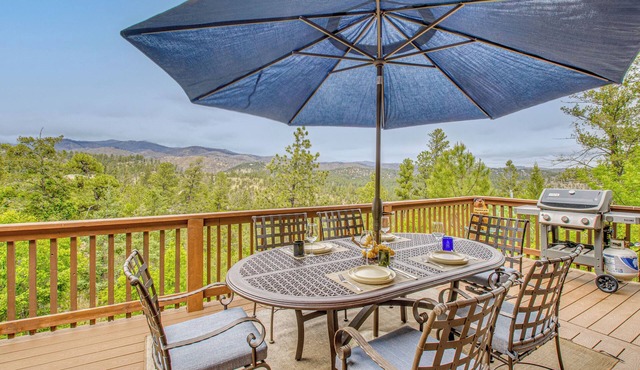 'Winnie's Cabin' Ruidoso Retreat: Deck + Mtn Views