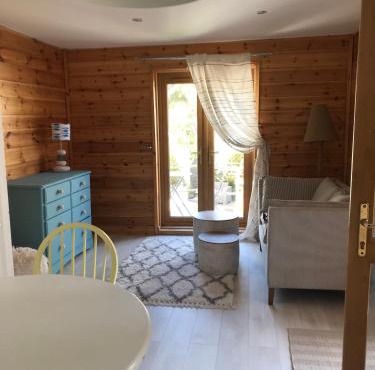 Winnie's Corner - Self Contained within the grounds of another property, in an idyllic wooded setting