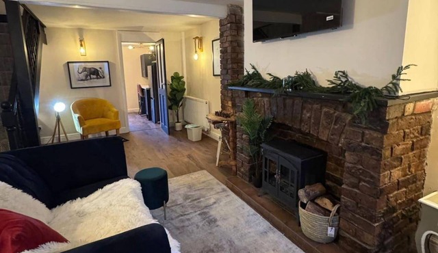 Winsford Woodford Cottage - Cozy Retreat