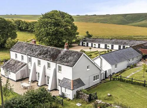 Winstitchen Cottage situated near the River Barle