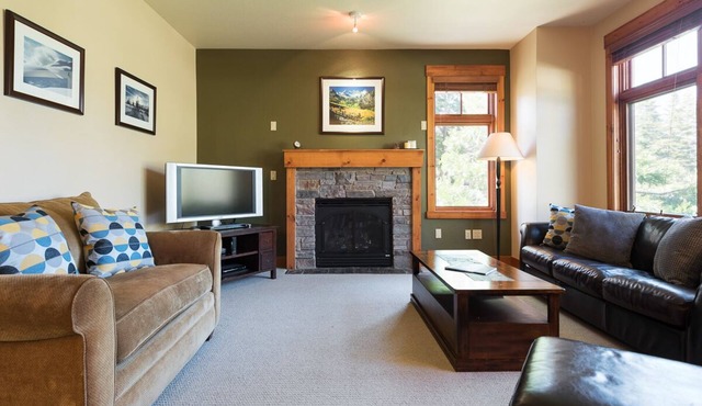 Winter Availability! Cheerful Condo with Mountain Views! Community Hot Tub!