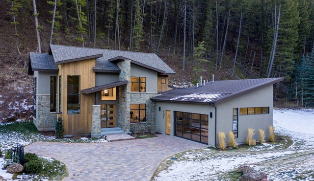 Winter Availability! Mountain Luxury! Private Hot Tub! Mountain Views!