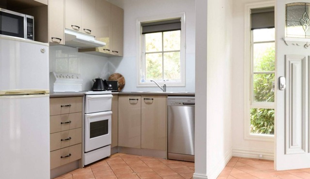 Winter Cottage Summar