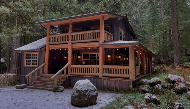 Winter dates available! On 2 creeks, wood burning fireplc, log gazebo.