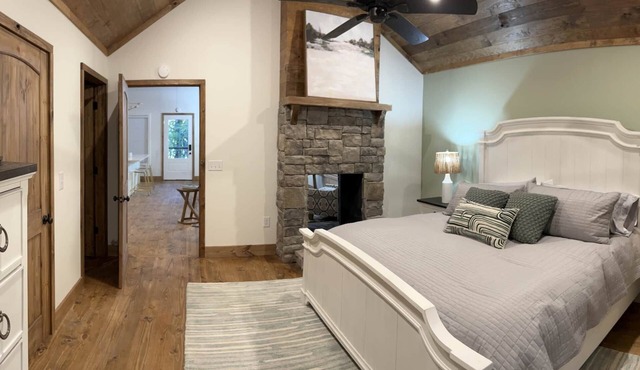 Winter DEALS!HotTub+Indoor & OutdoorFirePlace+Private