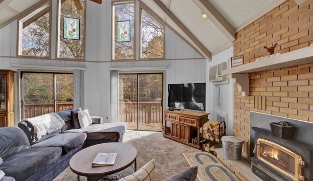 Winter Deals! Near Skiing w/Community Amenities + Game Room & Dogs Welcome