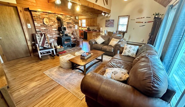 Winter getaway - skiing, cozy wood stove