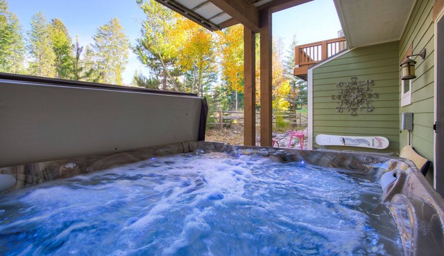Winter Park 4BR — Hot Tub, River Views & Downtown