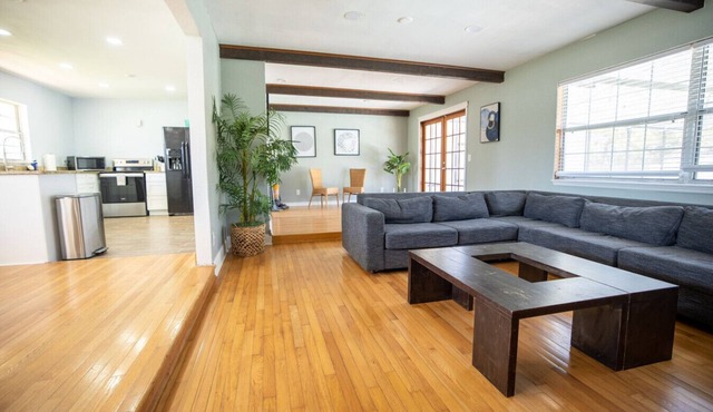 Winter Park Charmer - Heated Pool Home - Close to everything