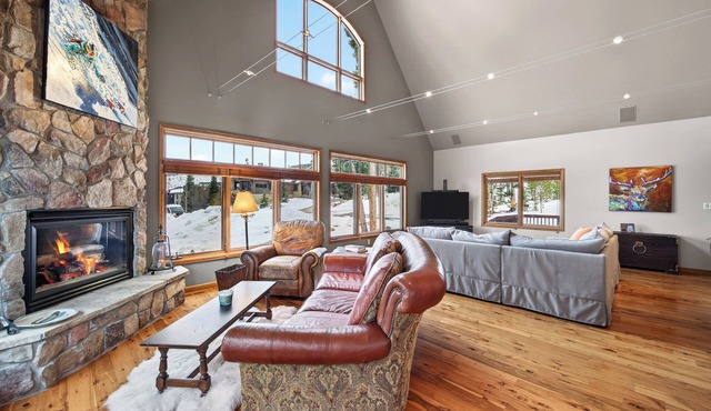 Winter Park Getaway w/Fireplace, Game Room & Easy Resort Bus | Elk Court Lodge