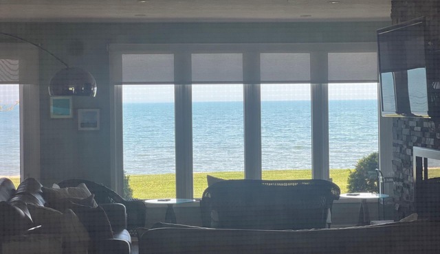 Winter Rental; Birders' Joy ; Lake Erie Beach Front; Walkers beach; 3 BR/2 Bathn