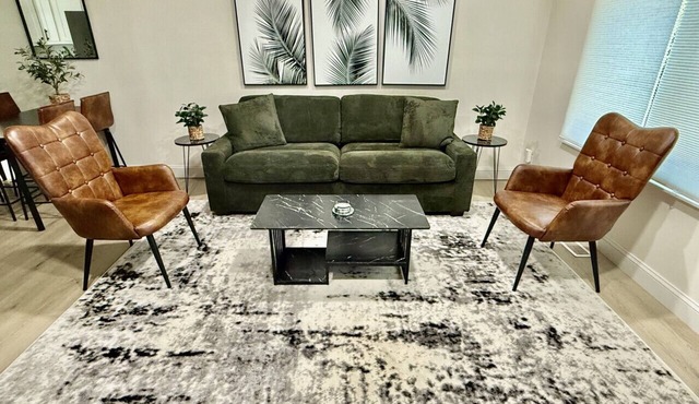 Winter SALE,Cozy 2BR Chalet, Hot Tub 1.2 Acres!