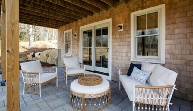 WINTER SEASON DISCOUNT: Luxury Villa with Pool. Walk to Village and Beach!