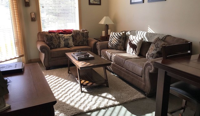 WINTER SKI IN SKI OUT SLOPESIDE Sunstone 1Br Condo Location Location Location!