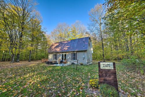 Winter Sports Haven! Ranch Near Hartwick Pines
