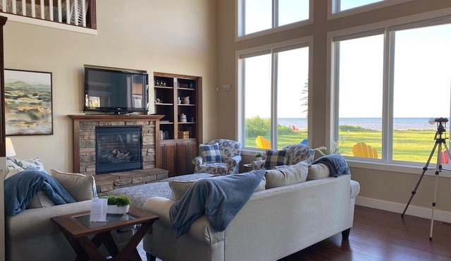 WINTER & SPRING SPECIALS! COME STAY! SEE LISTING FOR DETAILS!